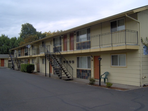 1 Bed 1 Bath Rental at 151 Maple St. #1, Junction City, OR – photo 1