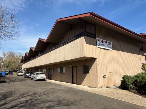 Spacious 2BD/1BR Apt. Laundry On-Site – photo 1