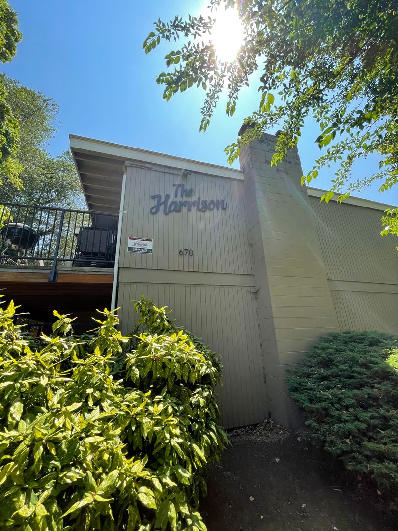 Eugene Apartment: 670 E. 15th Ave.