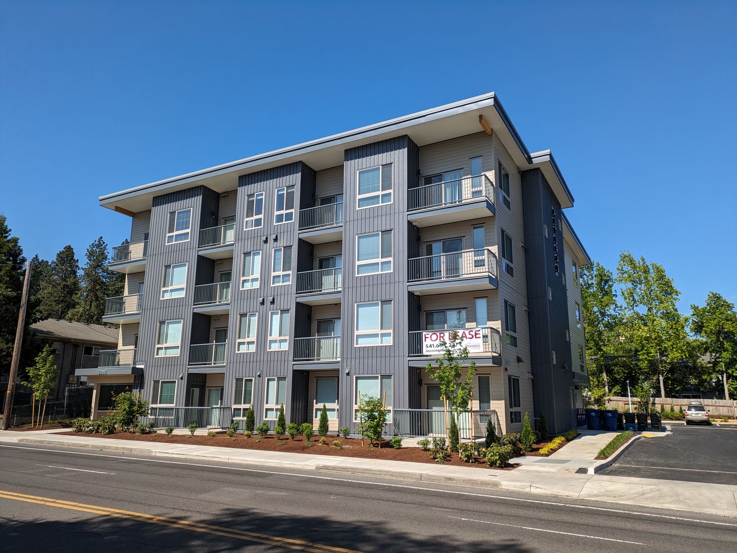 Eugene Apartment: 2960 Willamette St.