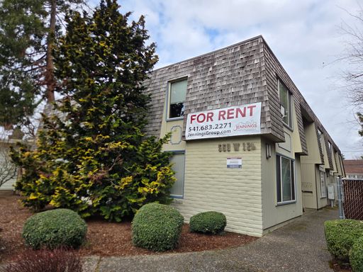 2bd/1ba Apartment W/S/G Included - 569 W. 12th #1 – photo 1