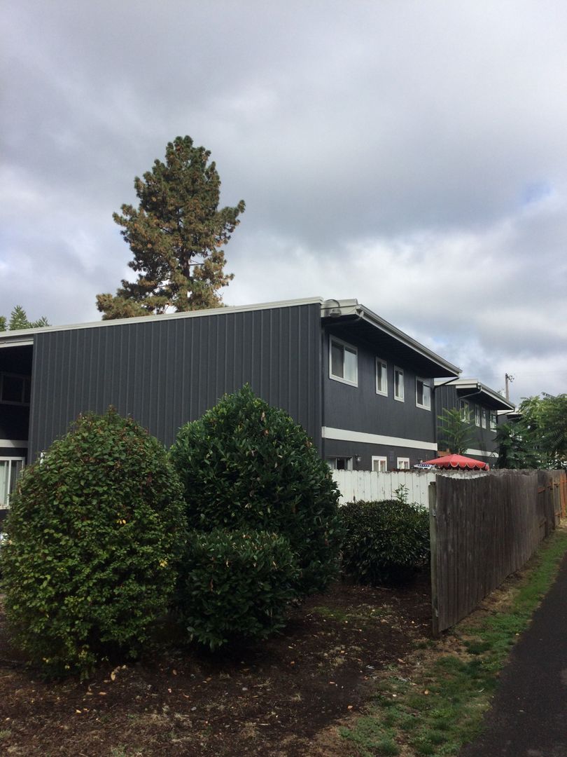 Eugene Apartment: 1247 W. 8th Ave.