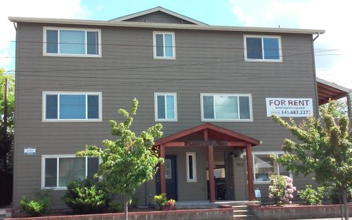 Shared Living in a 3BR Townhome Only $695.00/month! – photo 1