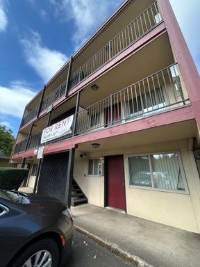 *** Rent Special - SEPTEMBER RENT FREE *** – photo 1