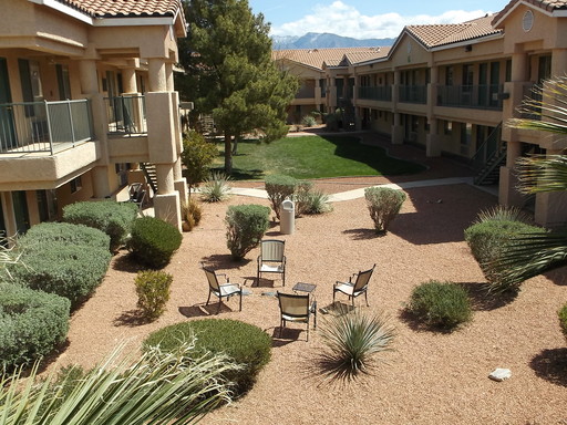Beautiful Fully Remodeled & Furnished 1-Bedroom Lower Unit – Close to Parking!