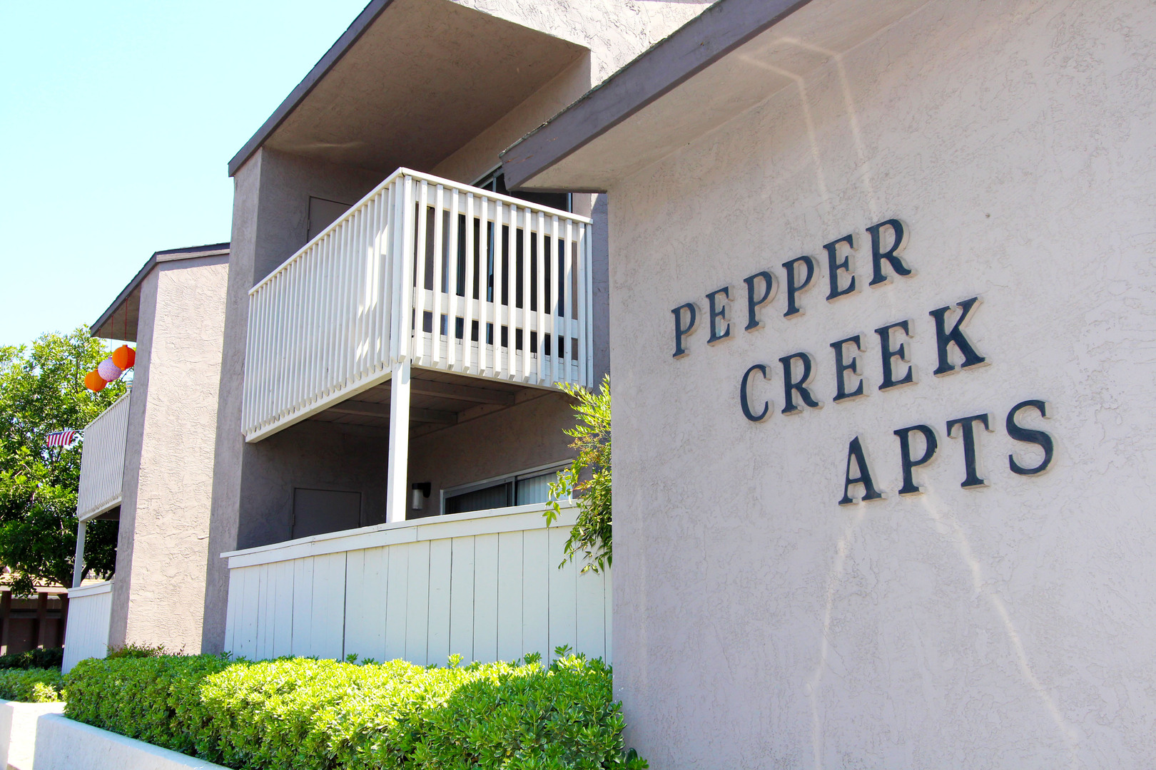 El Cajon Apartment: 1475 Graves Ave.