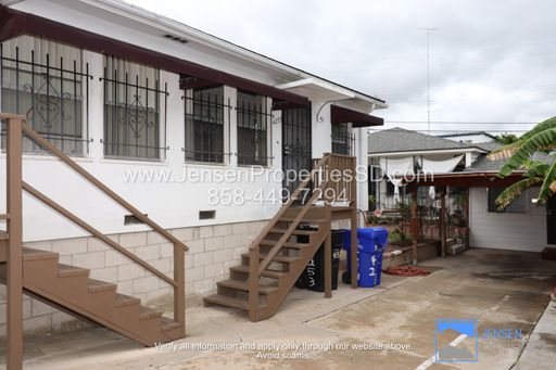 1BR/1BA w/ WASHER & DRYER HOOKUPS, PARKING, HARDWOOD FLOORS – photo 1