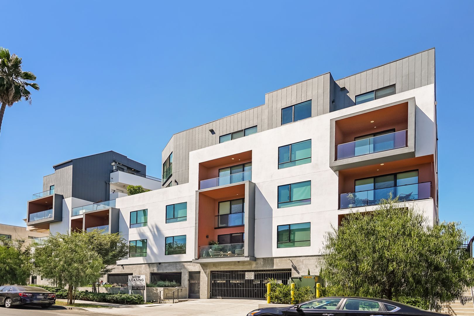 Los Angeles Apartment: 521 N. Gramercy Pl.