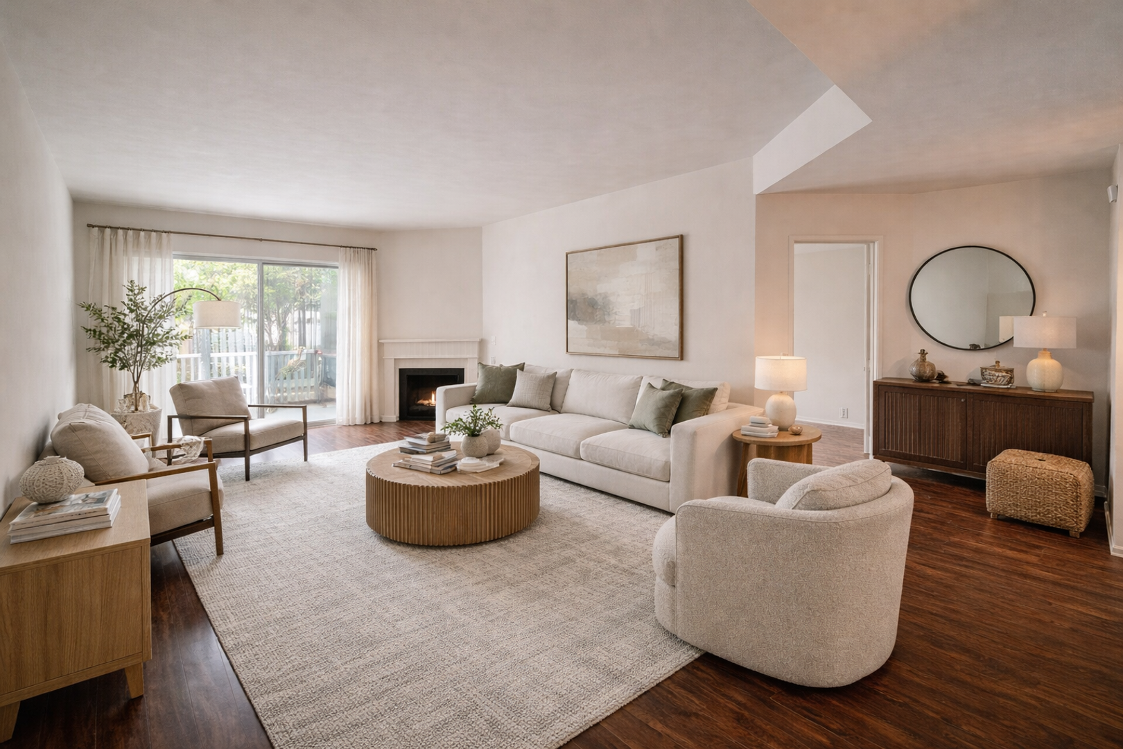 Los Angeles Apartment: 1440 Rexford Dr