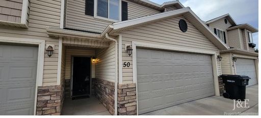 3 Bedroom 2.5 Bathroom Townhome in Cedar City – photo 1