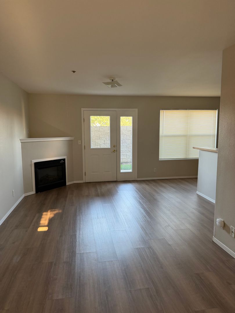Pasco Apartment: 6405 Chapel Hill Blvd