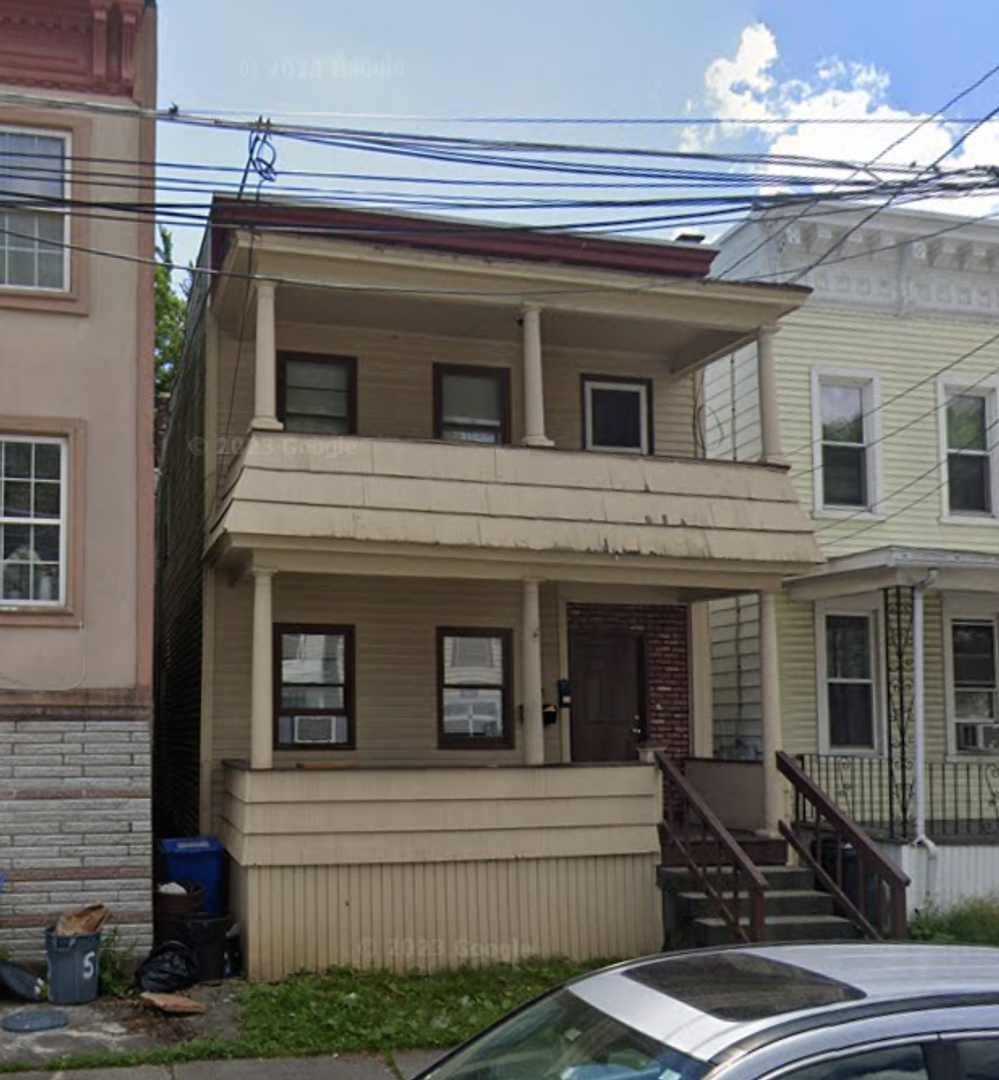 Albany Apartment: 512 Hamilton Street