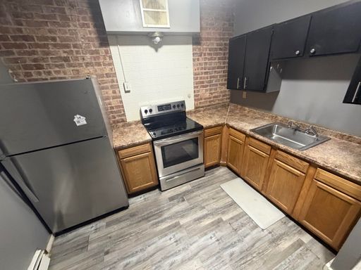 Wonderful 3 Bedroom Student Housing! – photo 1