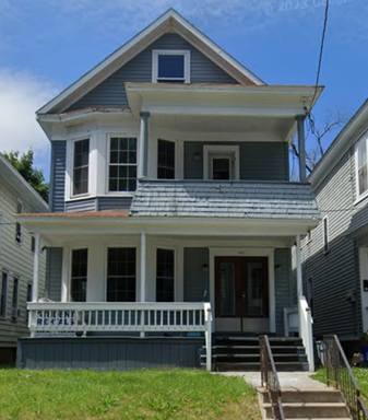 Marvelous 4 bedroom, 1 bathroom, 1st floor – photo 1