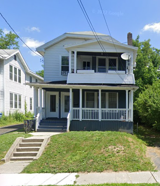 Affordable 4 bedroom, 1 bathroom, 1st floor – photo 1
