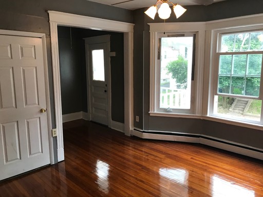 Wonderful 4 bedroom, 1 bathroom, 1st floor – photo 1
