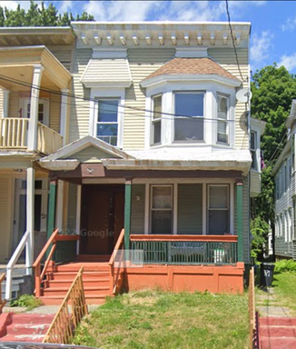 Affordable 4 bedroom, 1 bathroom, 2nd floor – photo 1