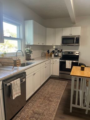 2 Bed/1 Bath Apartment NEW Renovations in South Wedge w/ Parking – photo 1