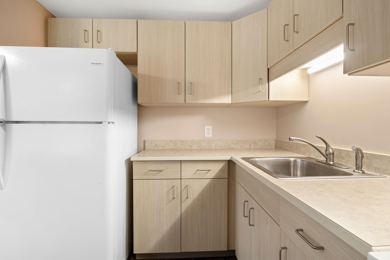 Rochester Apartment: 188 Stonewood ave