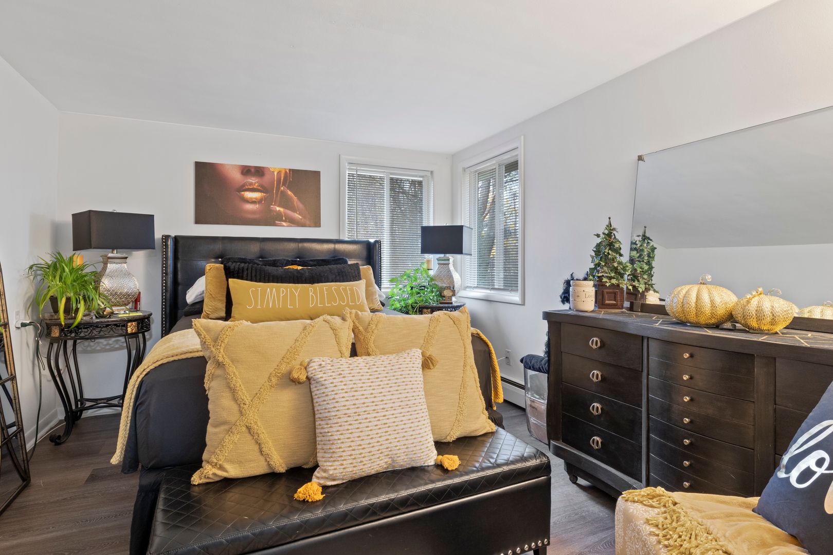 Rochester Apartment: 188 Stonewood ave
