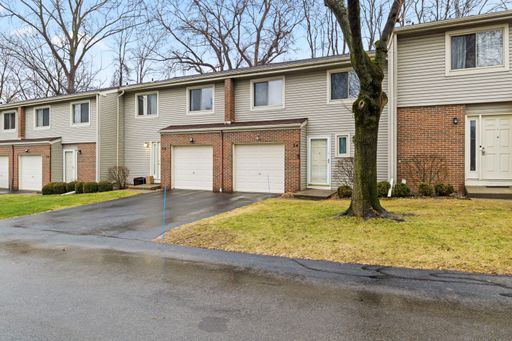 2 Bed/1.5 Bath Fairport Townhouse w/ Garage