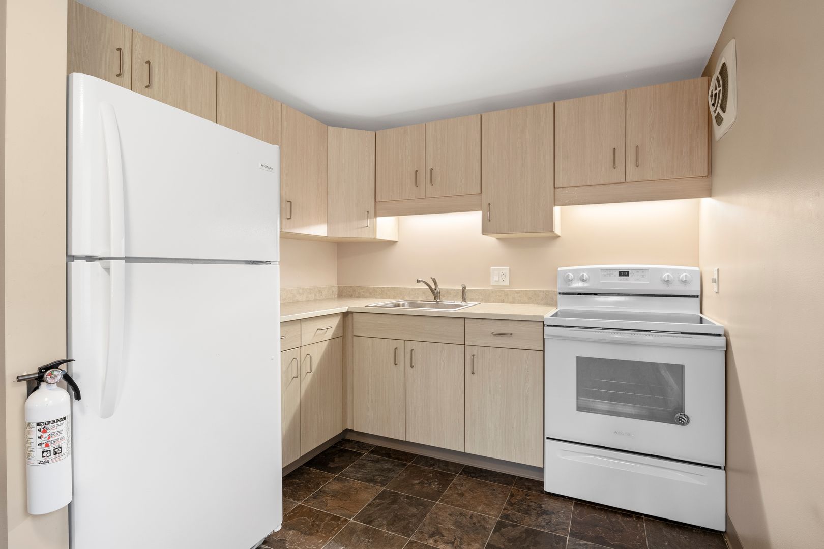 Rochester Apartment: 188 Stonewood ave