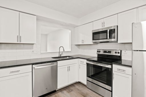 2 Bed/1.5 Bath Fairport Townhouse w/ Garage