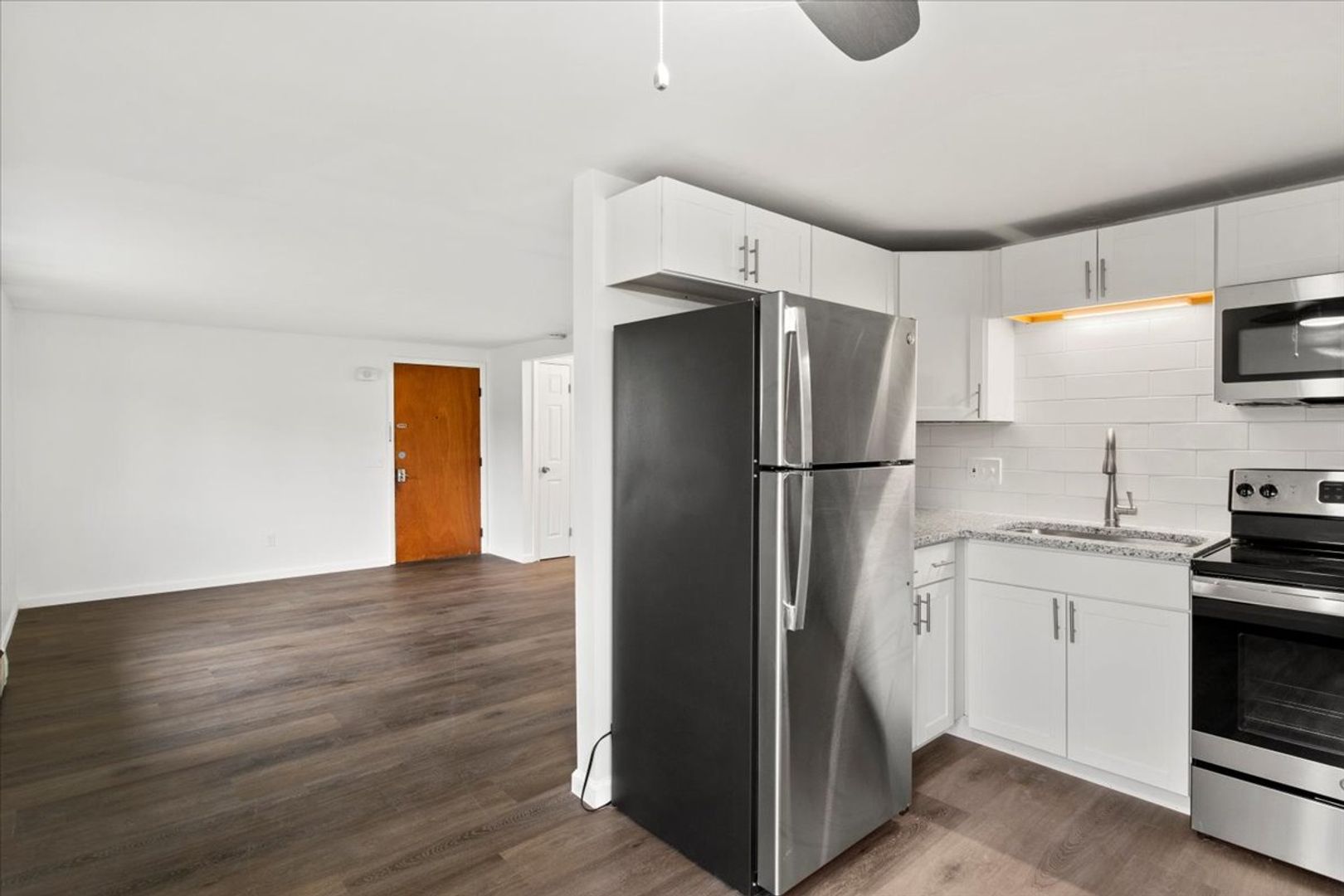 Spencerport Apartment: 5 Burke Lane