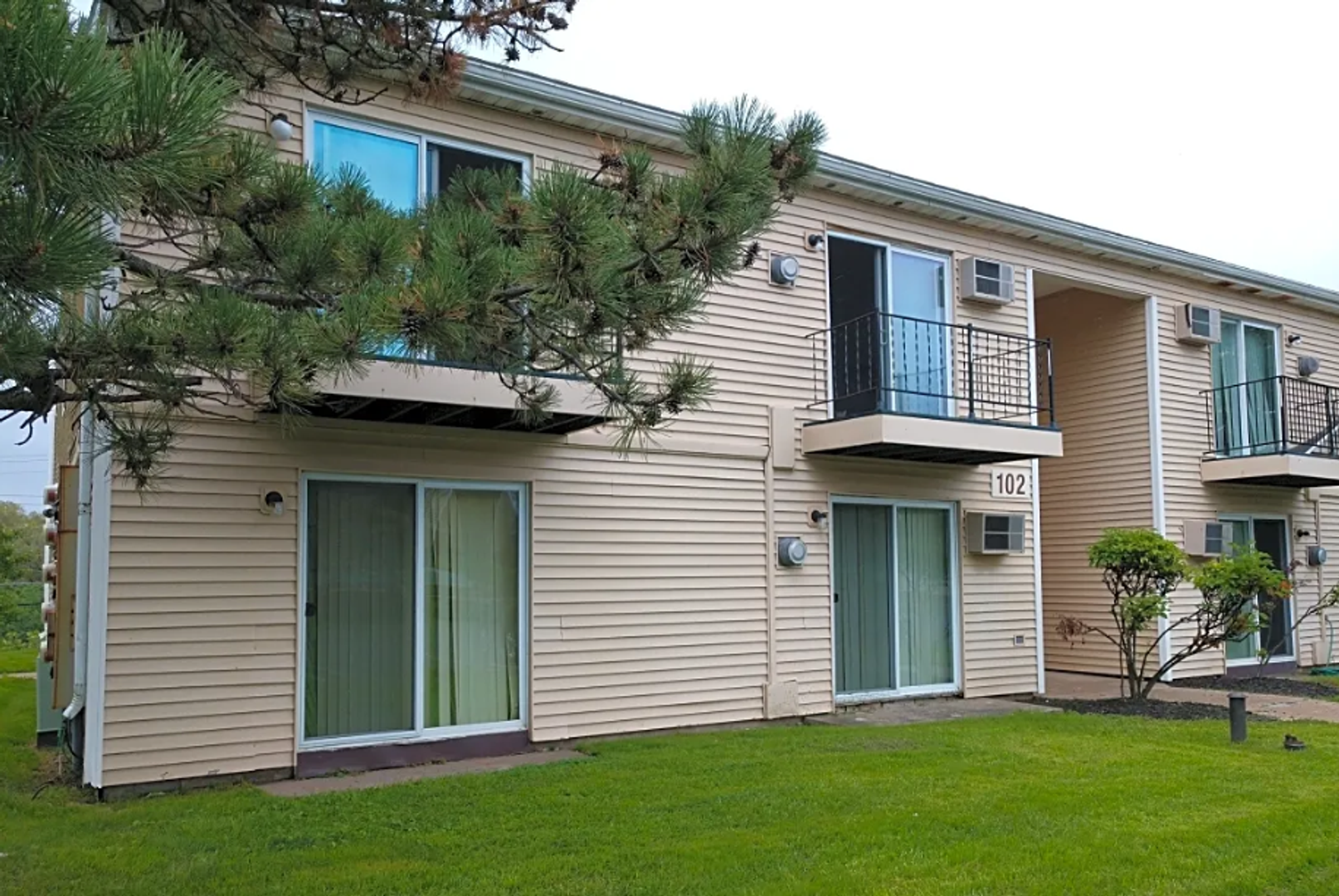 Syracuse Apartment: 458 Horan Rd