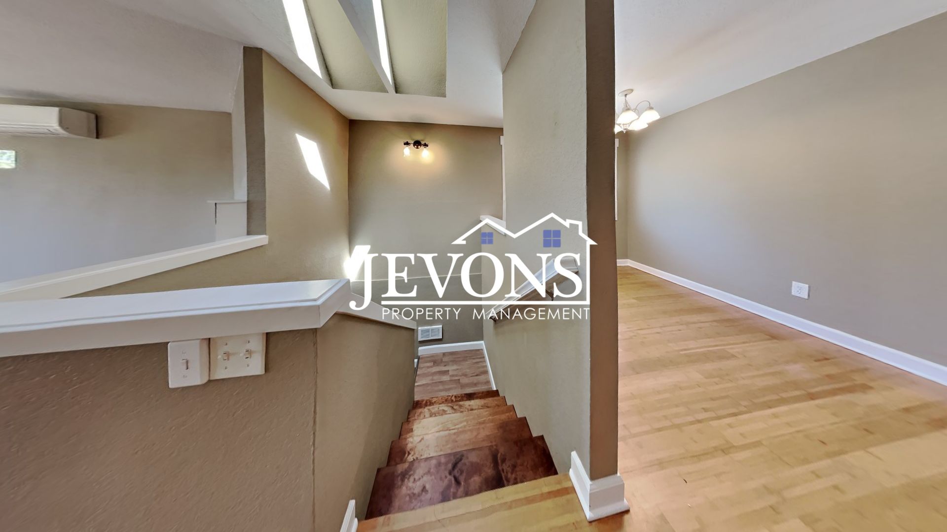 529 NE 100th St 18 of 28