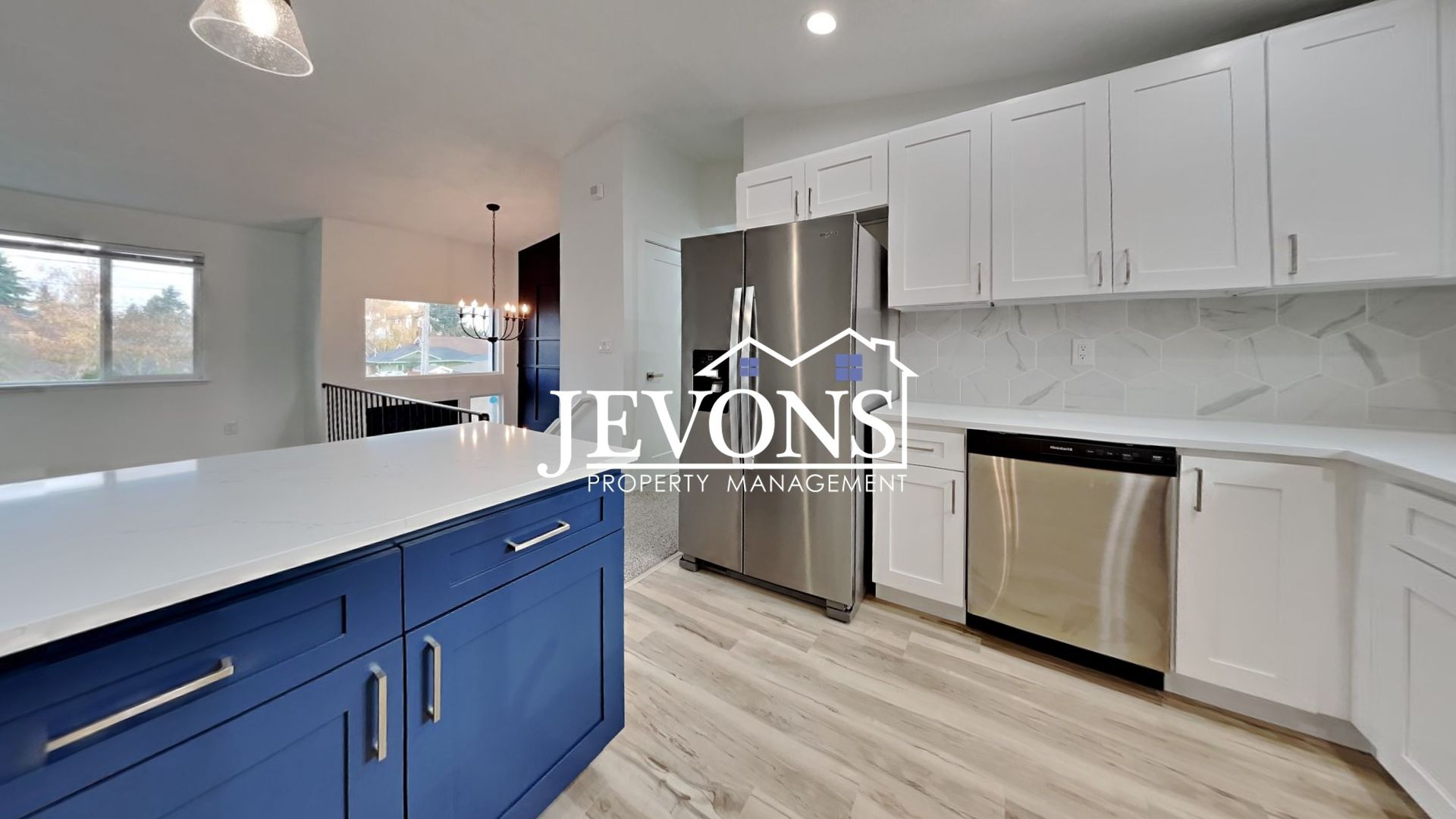 6114 N 49th St 3 of 32