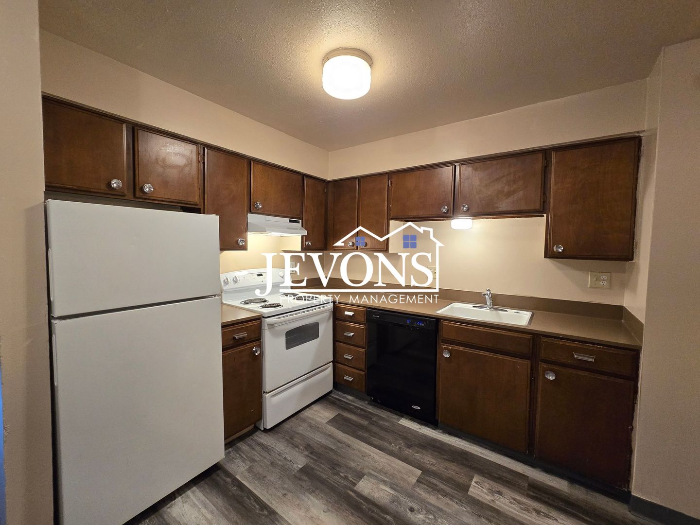 Yakima Apartment: 16 N 6th St