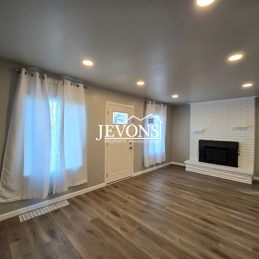 1206 W Nob Hill Blvd 6 of 12