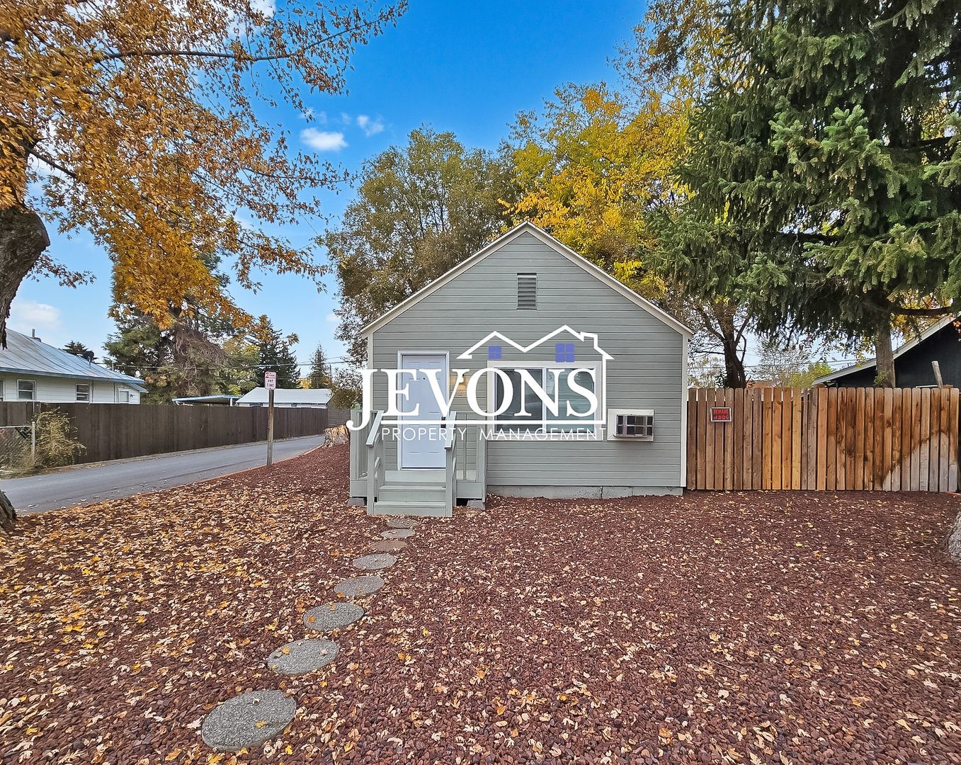 Yakima Apartment: 812 S 10th Ave