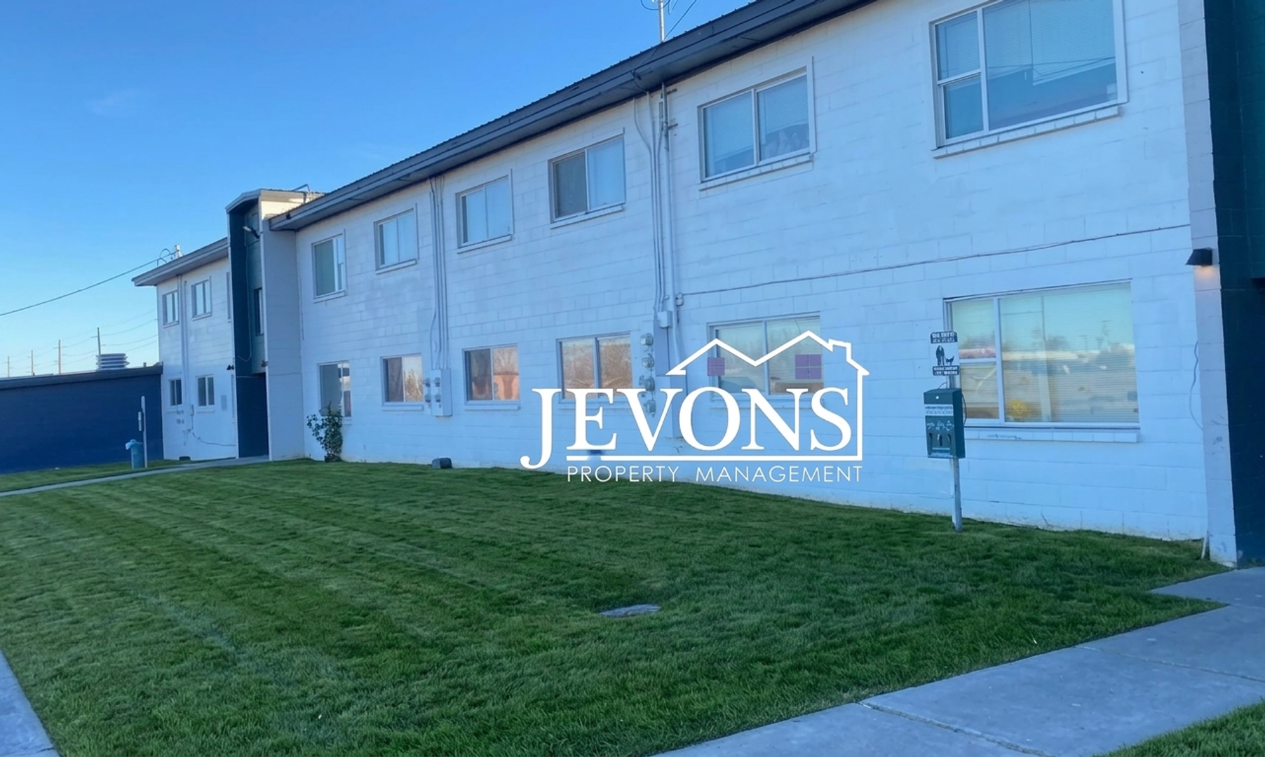 Moses Lake Apartment: 6379 Arnold Dr NE