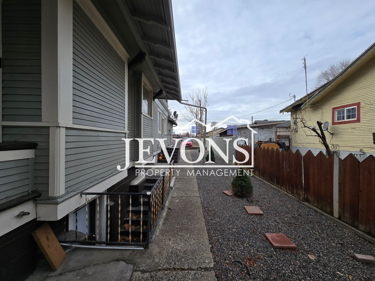 Yakima Apartment: 704 N 2nd St