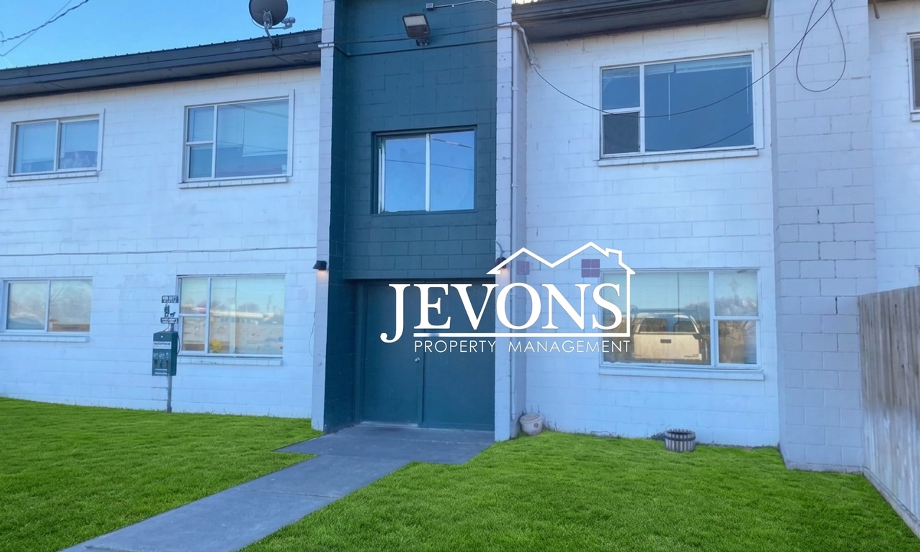 Moses Lake Apartment: 6379 Arnold Dr NE