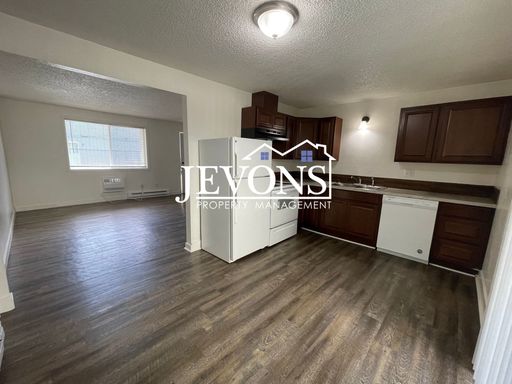 Apartment near McGuiness Park - Utilities included in rent – photo 1