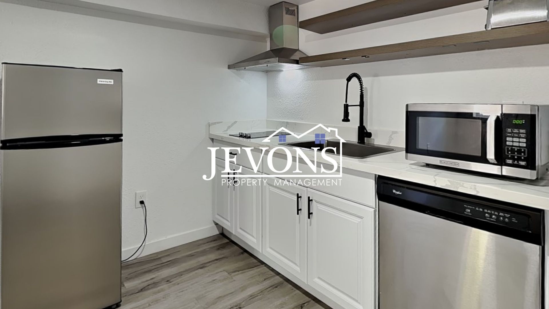 Tacoma Apartment: 630 N Skyline Dr