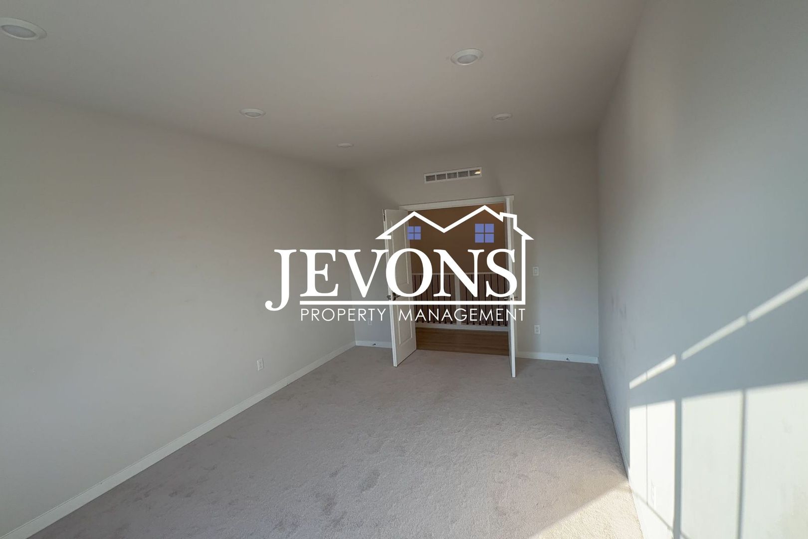 1703 14th Pl NE 18 of 43