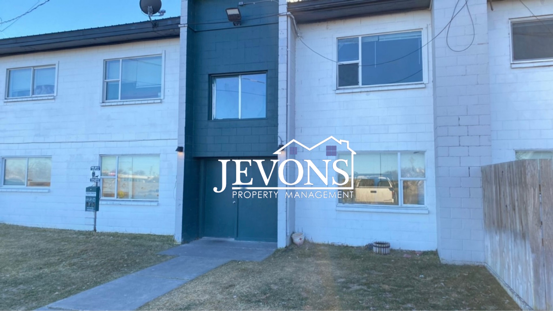 Moses Lake Apartment: 6379 Arnold Dr NE