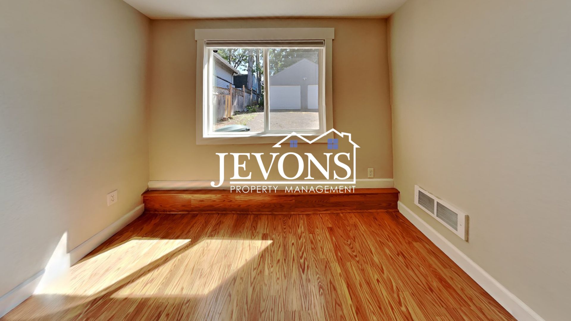 529 NE 100th St 14 of 28