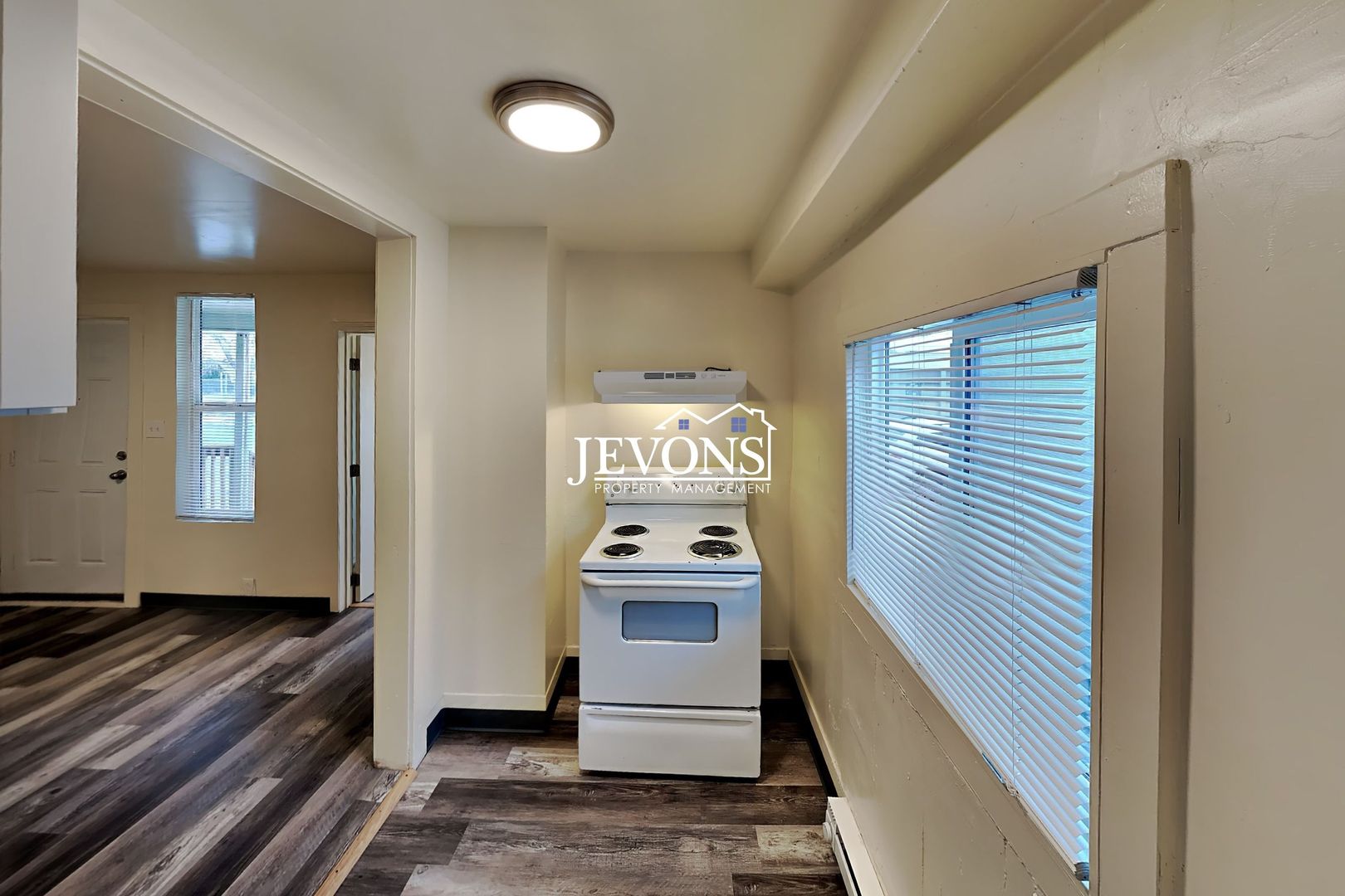 401 N 5th Ave 1 of 8