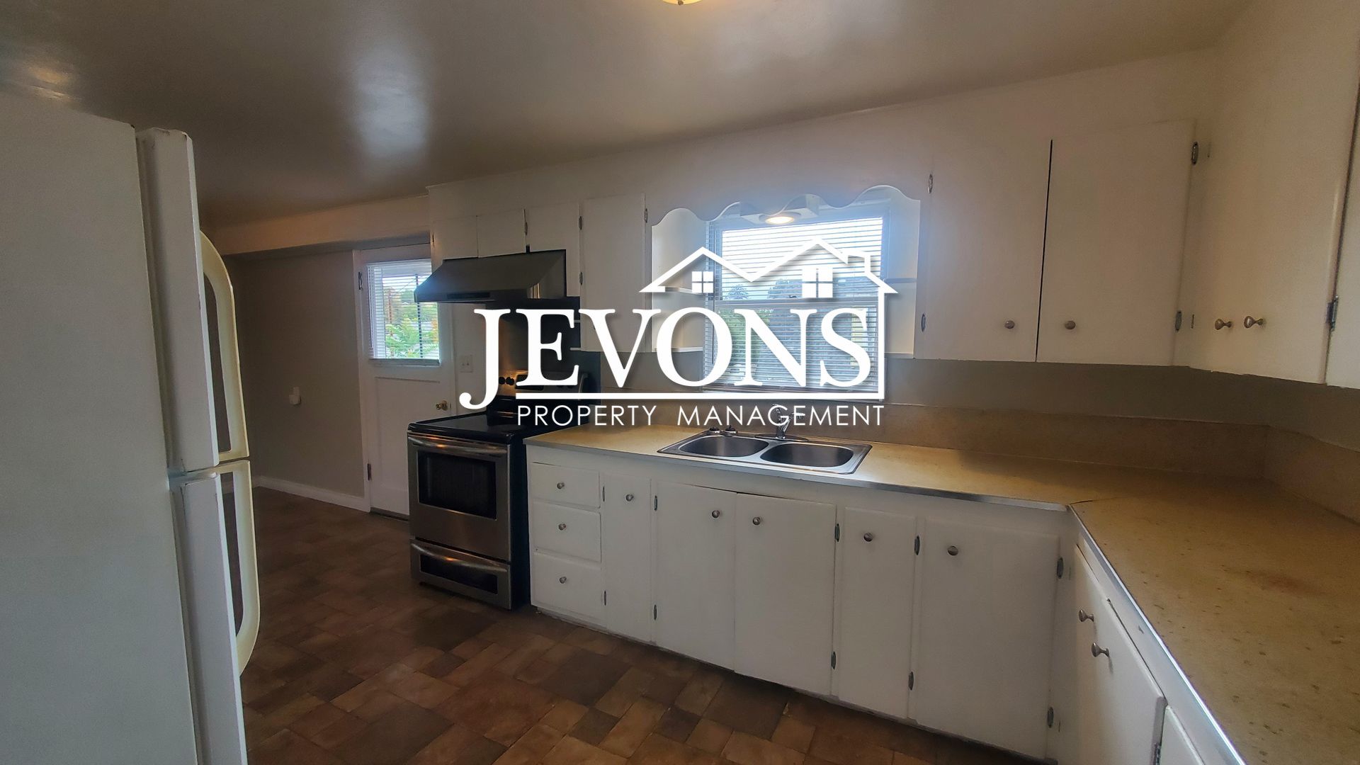 Selah Apartment: 708 W Home Ave