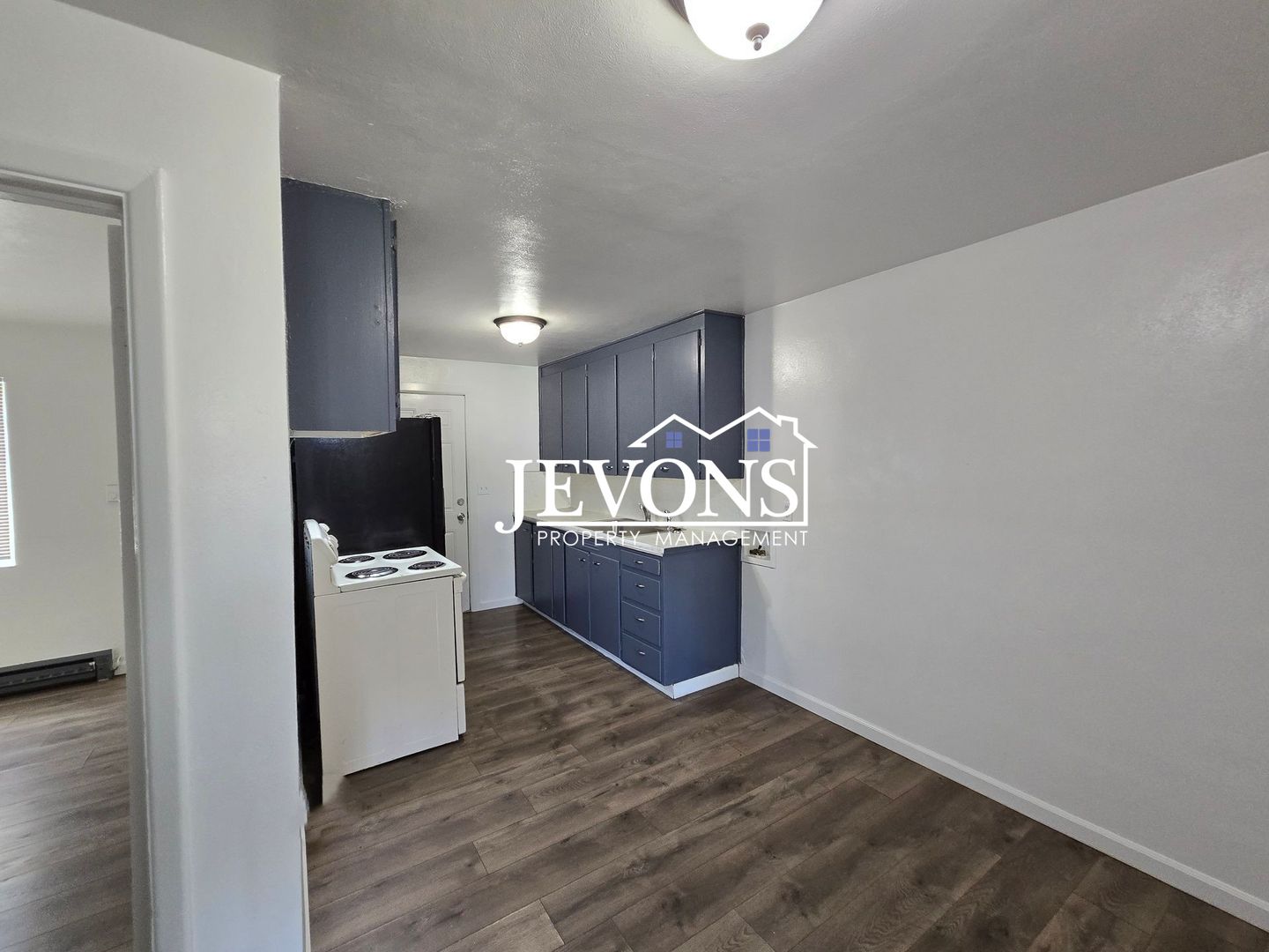 Toppenish Apartment: 314 S Beech St