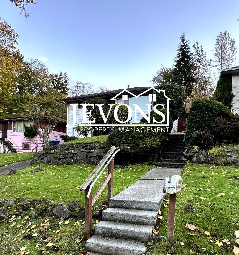 Seattle House: 2855 S Orcas St