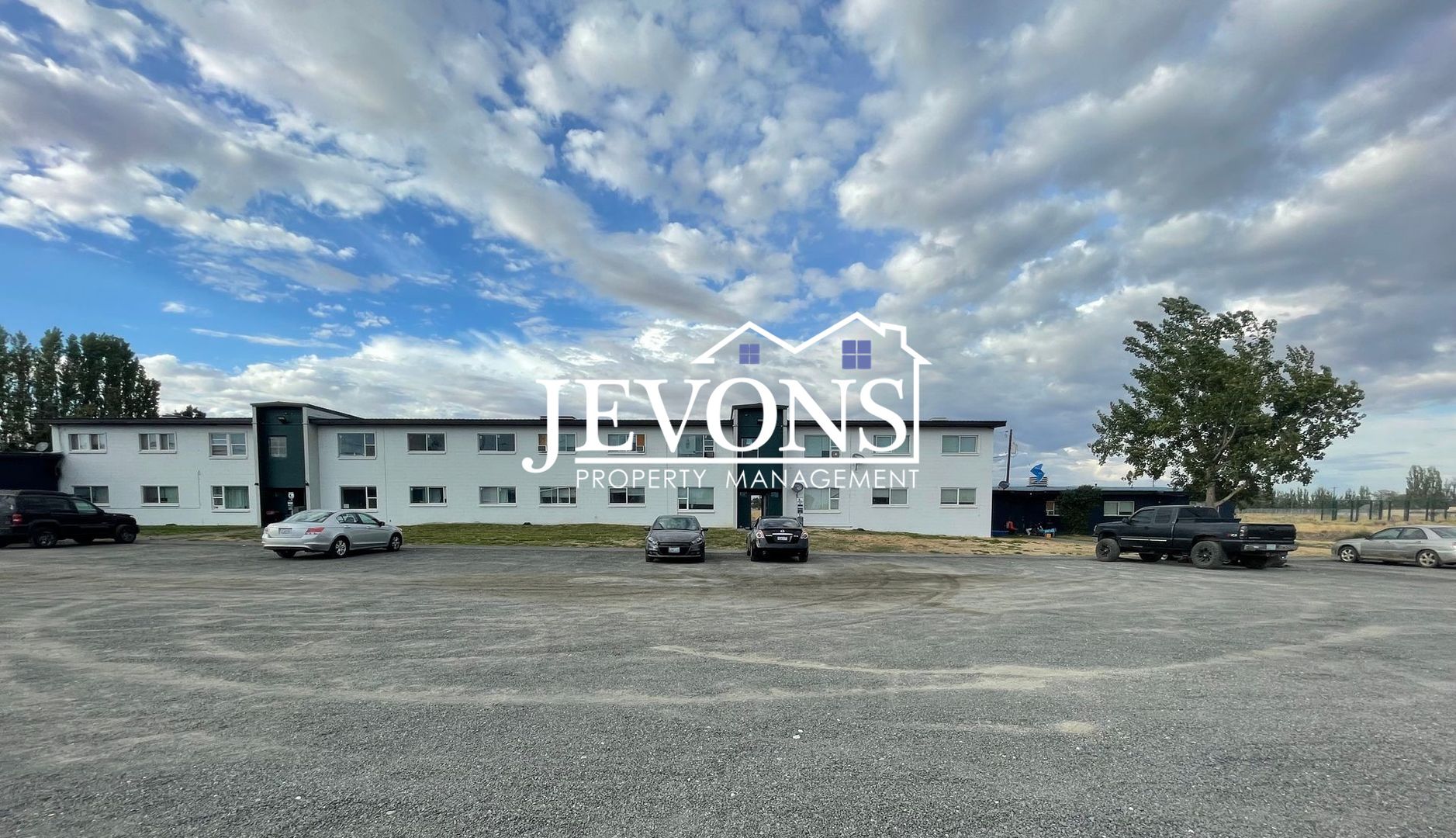 Moses Lake Apartment: 6379 Arnold Dr NE