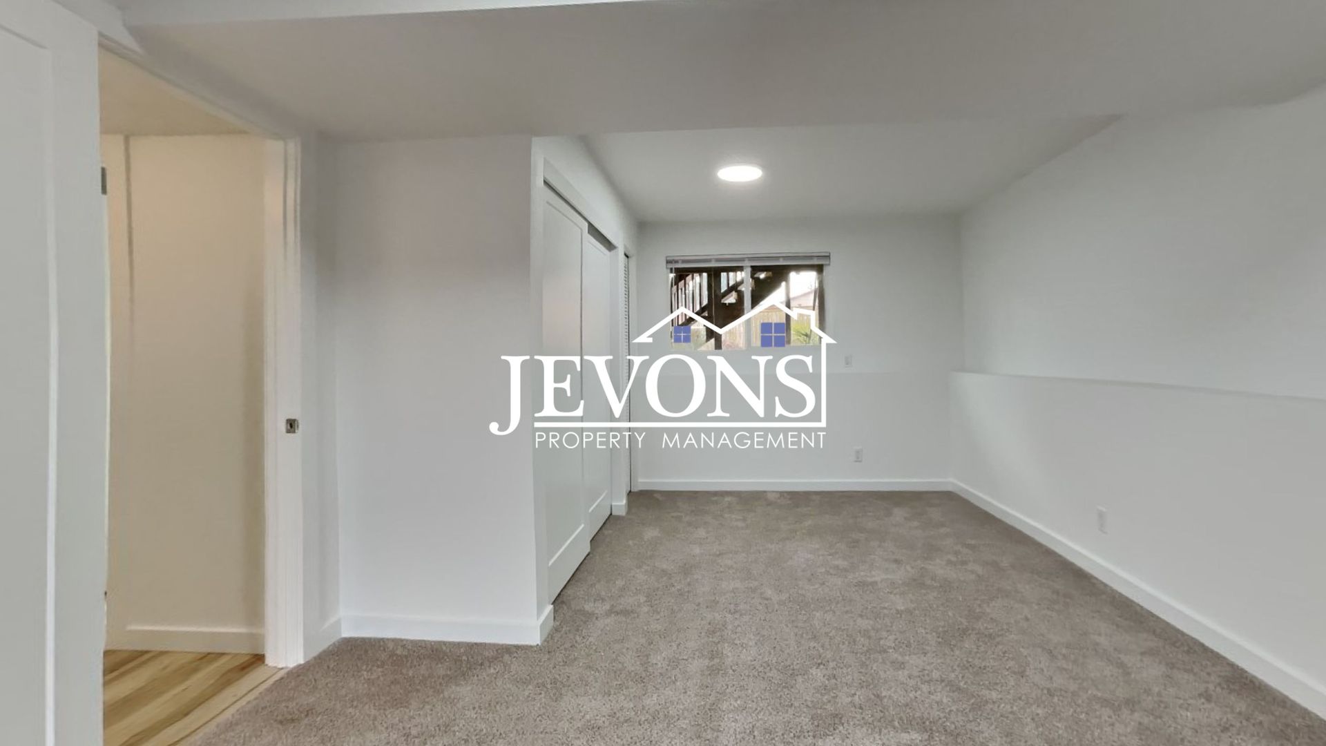 6114 N 49th St 15 of 32