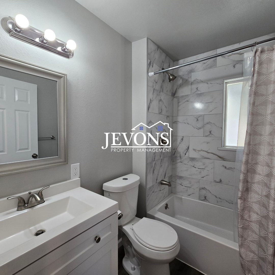 1206 W Nob Hill Blvd 11 of 12