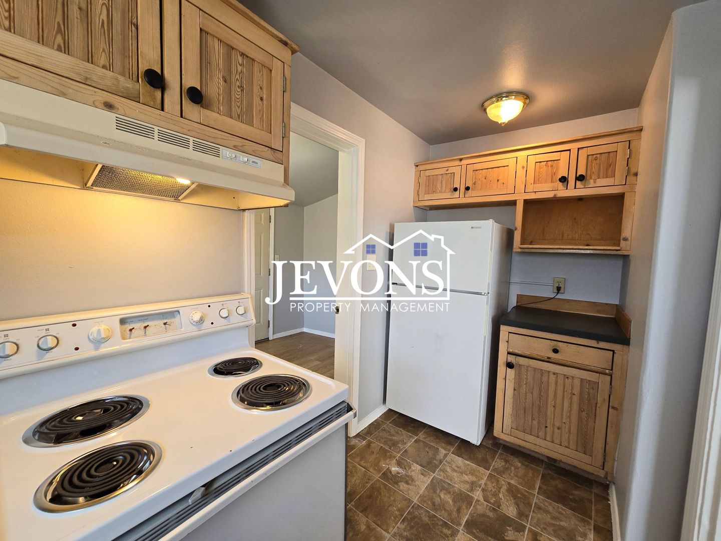 Toppenish Apartment: 215 N Chestnut St